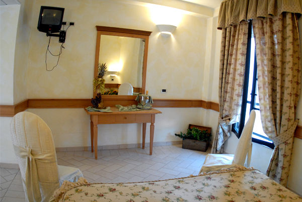 Hotel Pace San Giovanni Rotondo Chambre photo